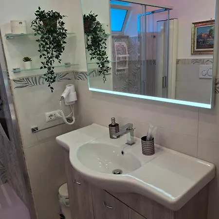 Brezza Marina Bed & Breakfast 3*